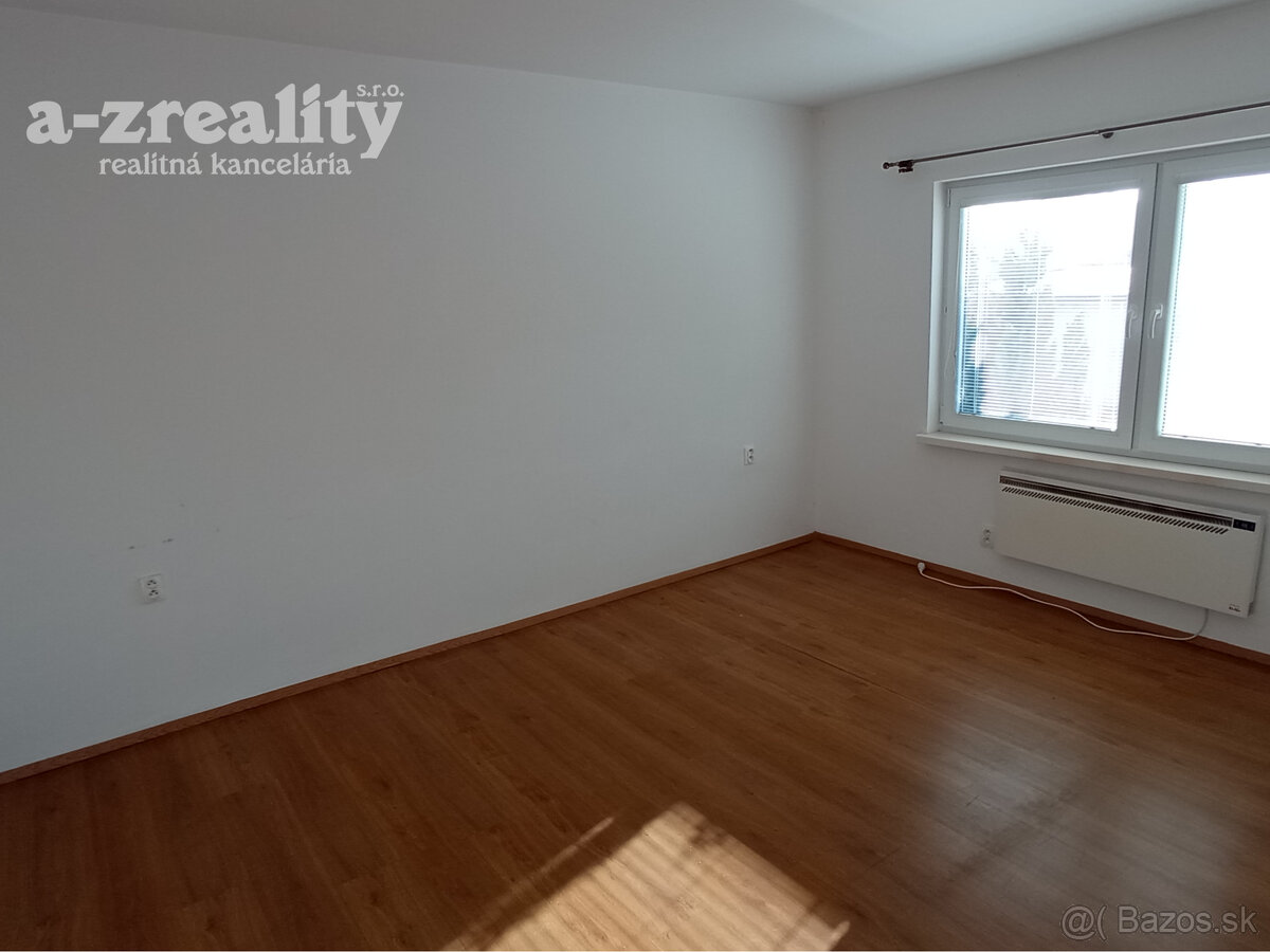 Rodinný dom v Komárne na prenájom - 16