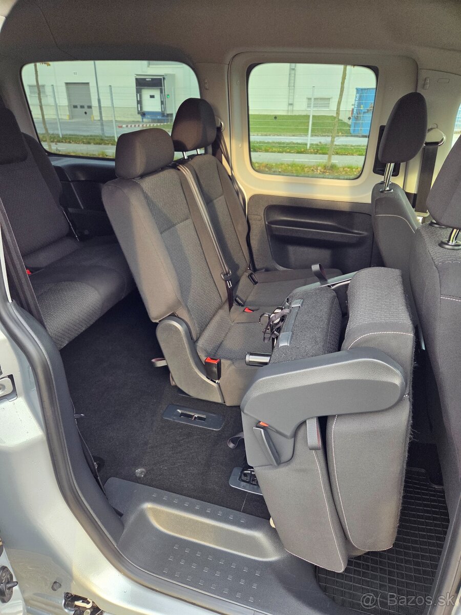 VW Caddy MAXI 7-miest / SK pôvod / 2.0 TDi ŤAŽNÉ-r.v.12-2016 - 16