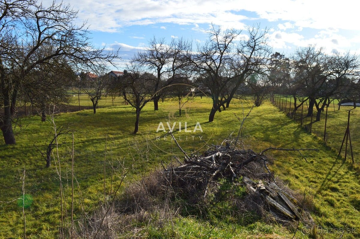 TOP NA PREDAJ: 2 stavebné pozemky 728m2 a 1761m2 (celkom 248 - 16