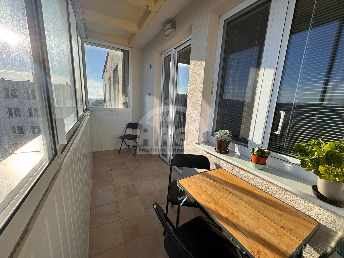 Priestranný 5- izbový byt na sídlisku Východ v Michalovciach - 16