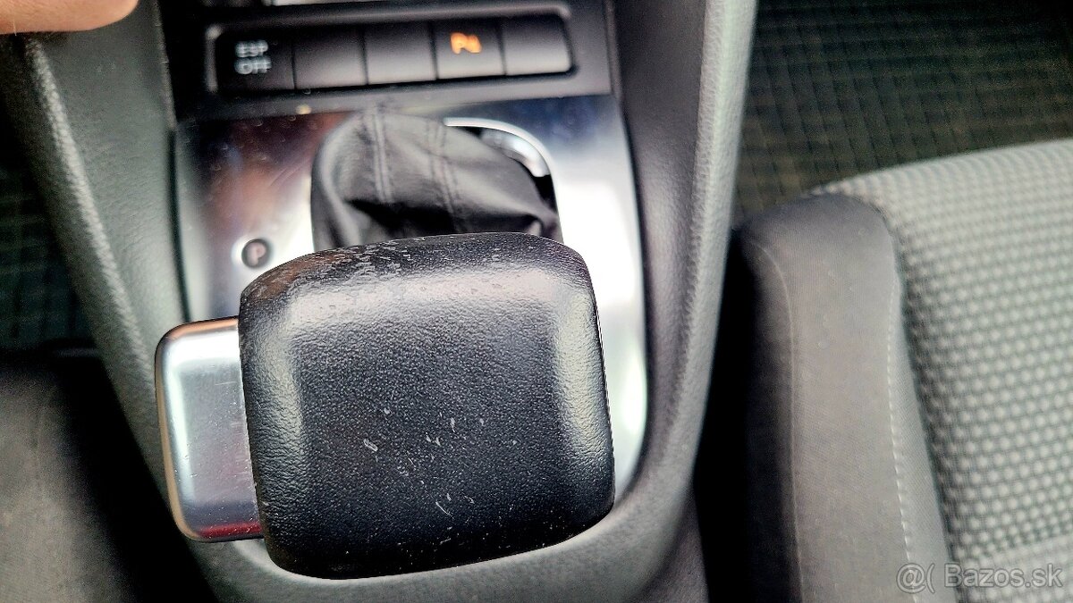 Volkswagen Golf 1.6-75kw Trendline DSG - 16