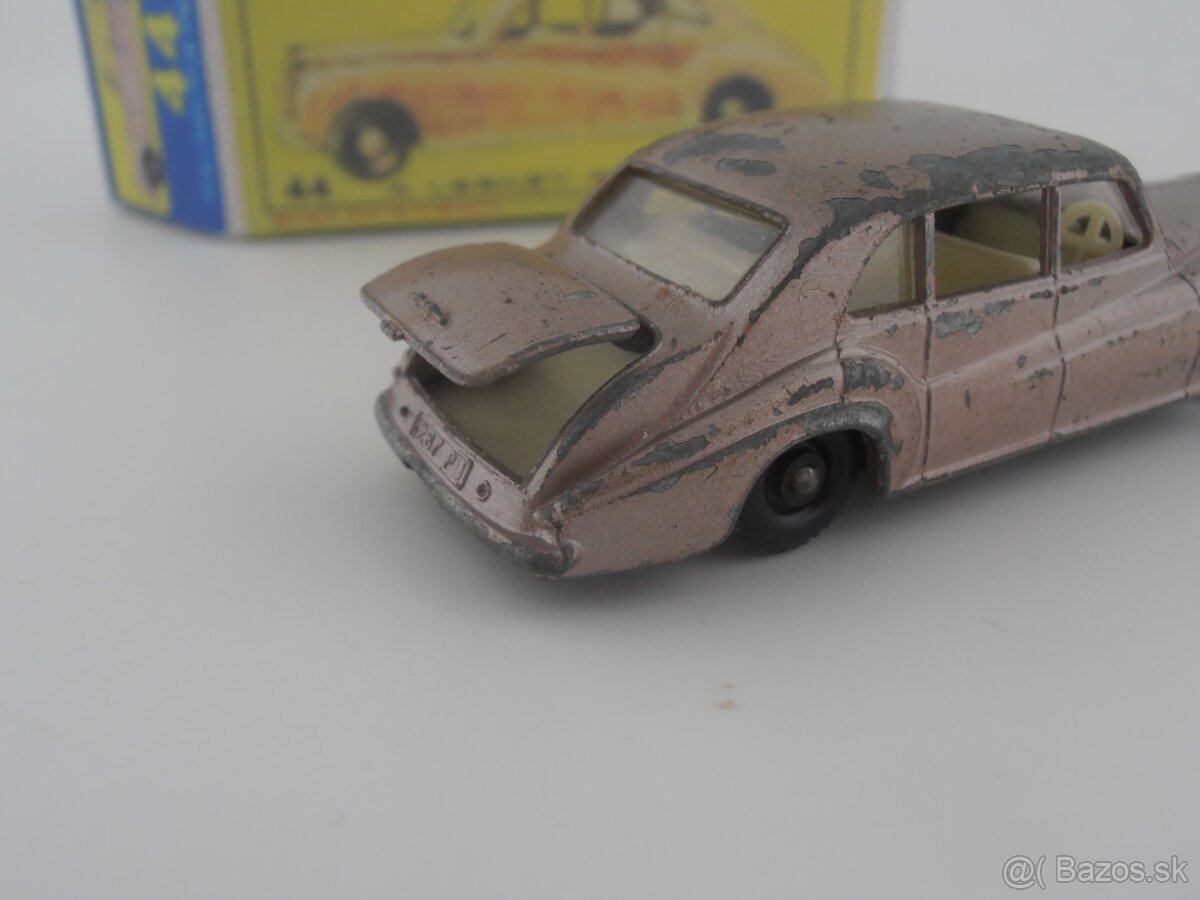 Pontiac Coupe, Rolls Royce, Jaguar E - 16