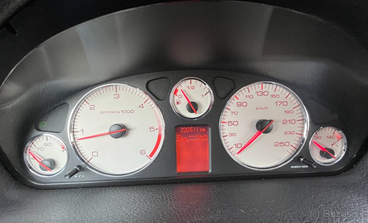 Peugeot 407SW 2,0HDi 100kW M6 - 16