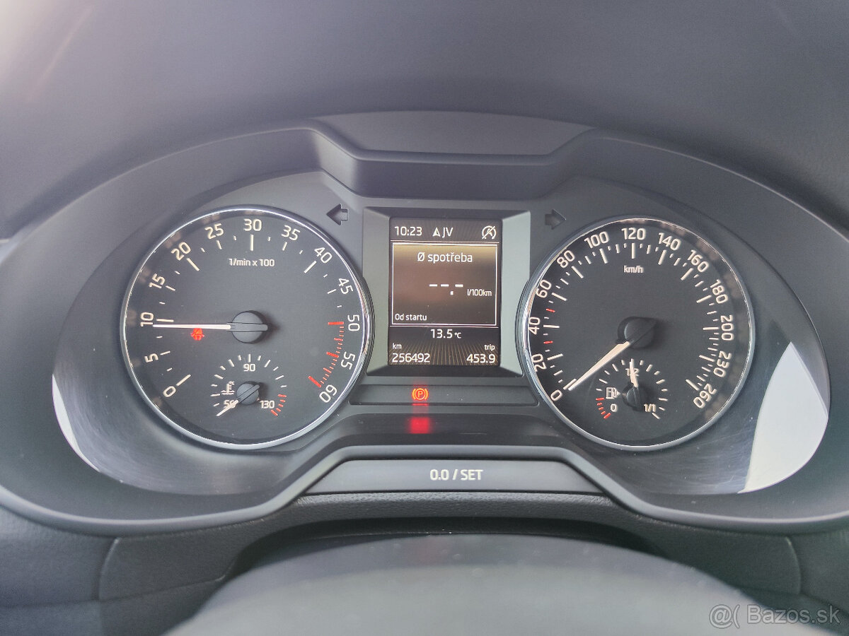 Škoda Octavia Combi 2.0 TDI Elegance/Style - 16