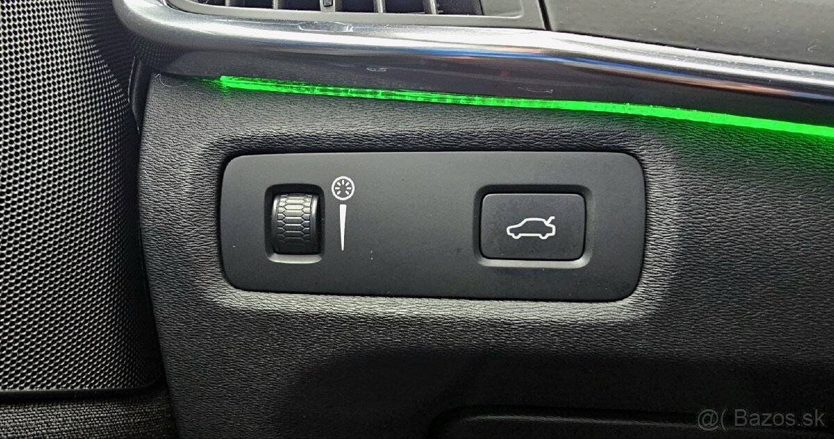 Volvo V90 D3 2.0L Momentum A/T - 16
