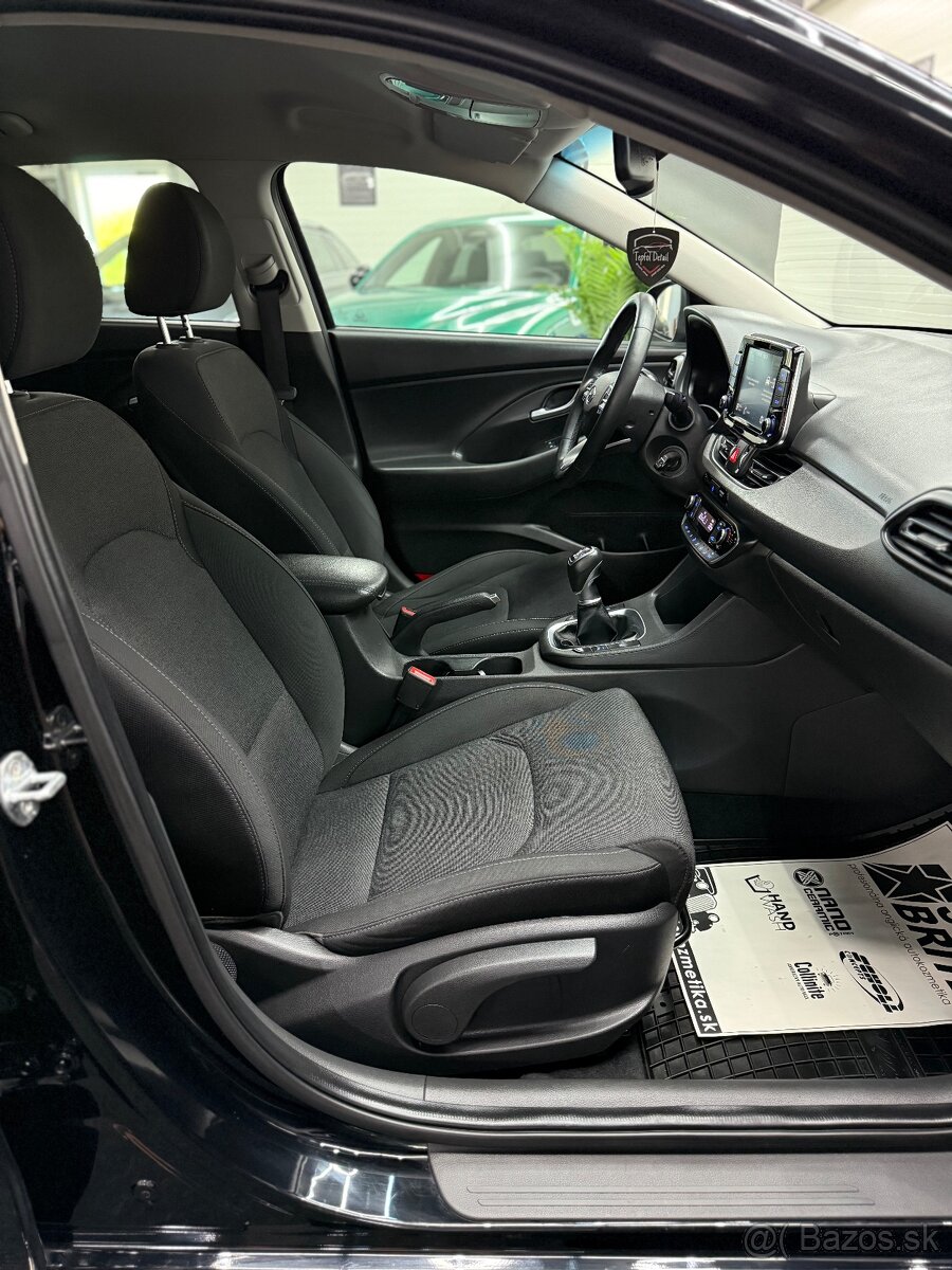 Hyundai i30 2022 1.5dpi atmosféra 81kw benzín FAMILY 1majitľ - 16