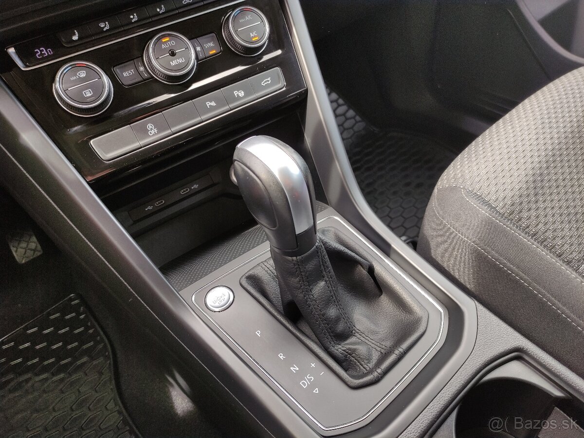 VW Touran TDi DSG FullLED VIRTUAL VYHŘ.SEDAČKY MY21 - 16