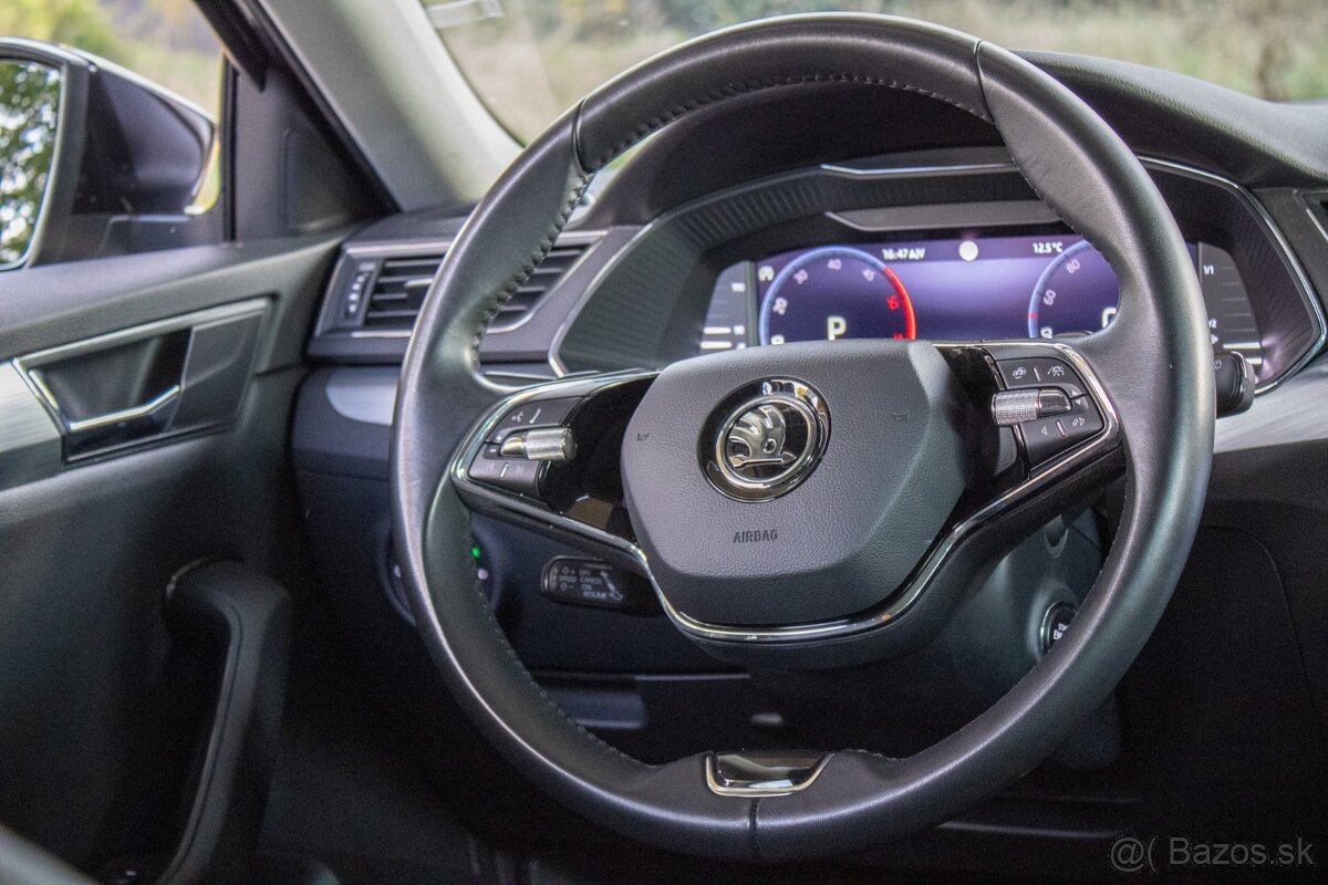 Škoda superb combi 2.0Tdi Scr DSG 2022 - 16