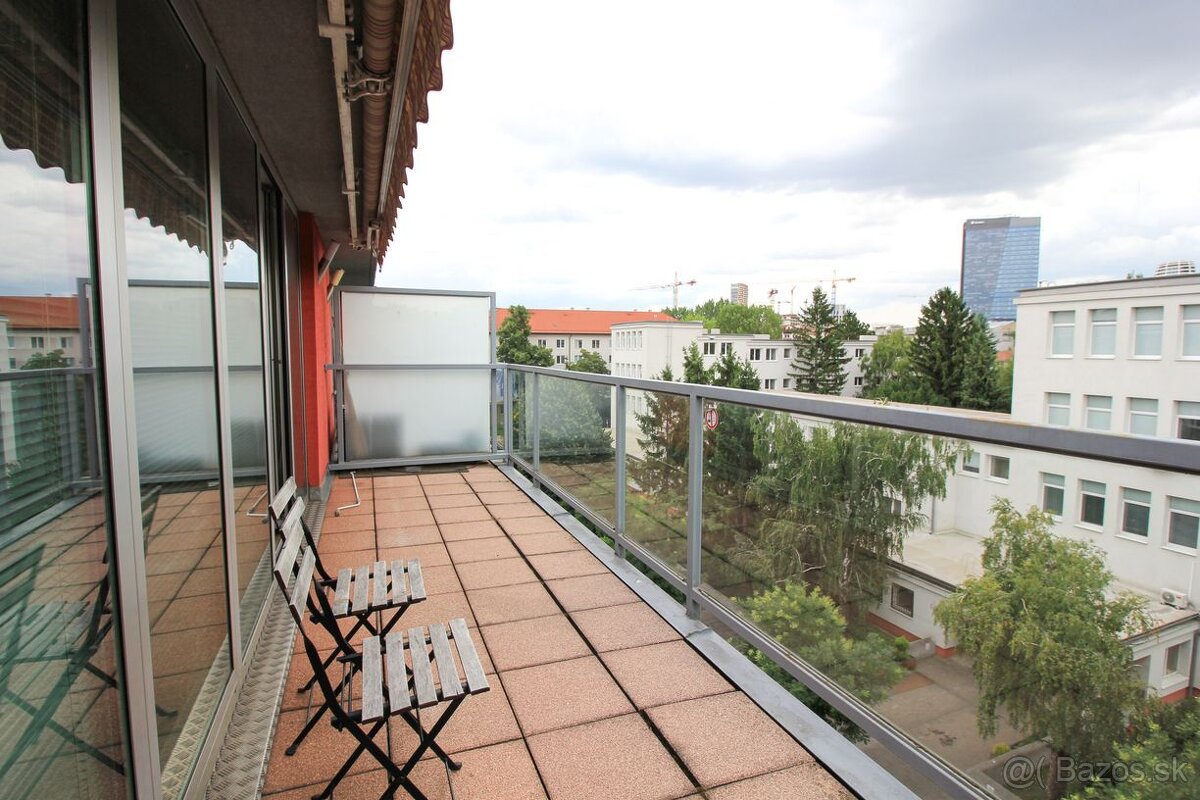 PREDAJ: Priestranný 3-izbový mezonet s terasou v atraktívnej - 16