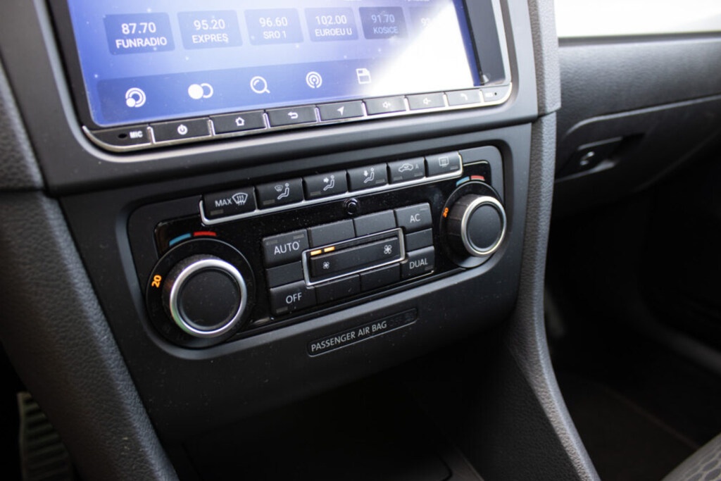 Volkswagen Golf 1.6 TDI z roku 2011 - 16