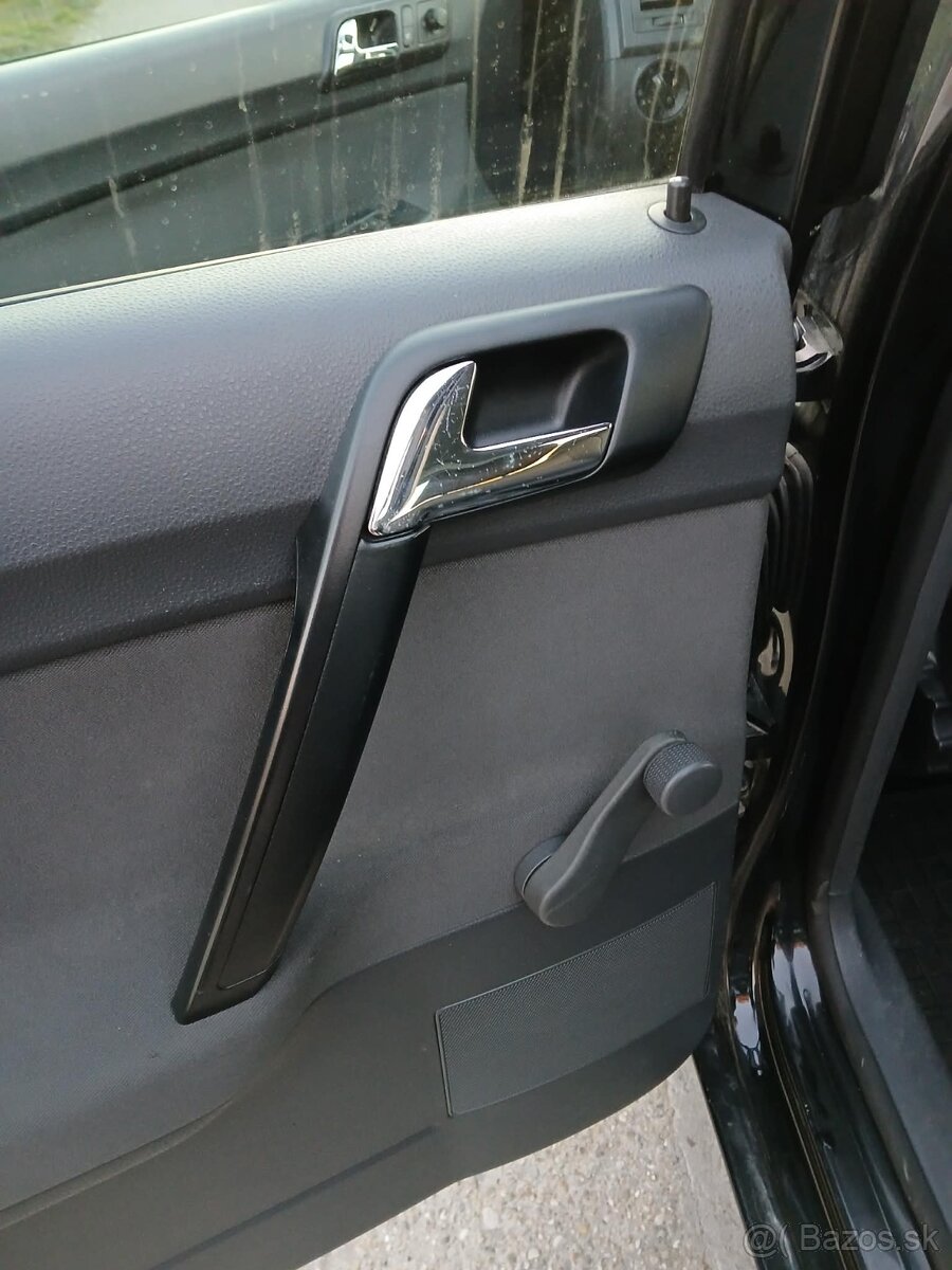 Predam volkswagen Polo 1.2 12V - 16