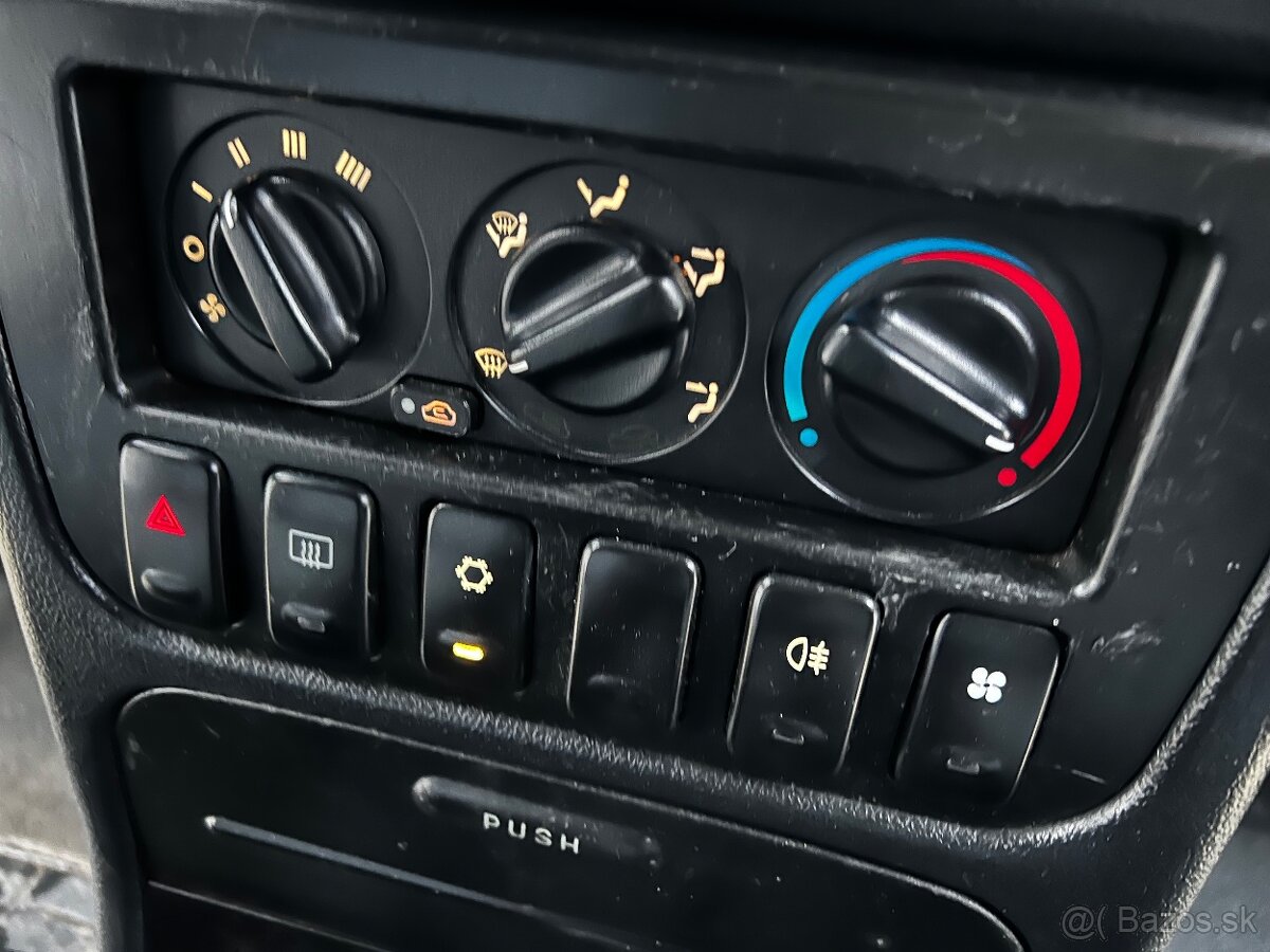 Hyundai Galloper 2.5 TD TC A/C - 16