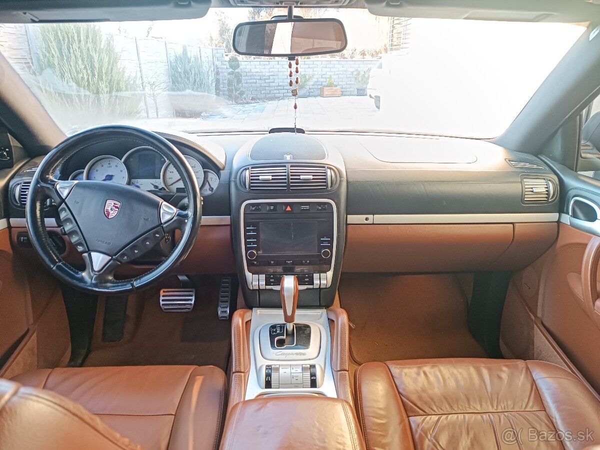 Porsche Cayenne 4.8 (facelift) - 16