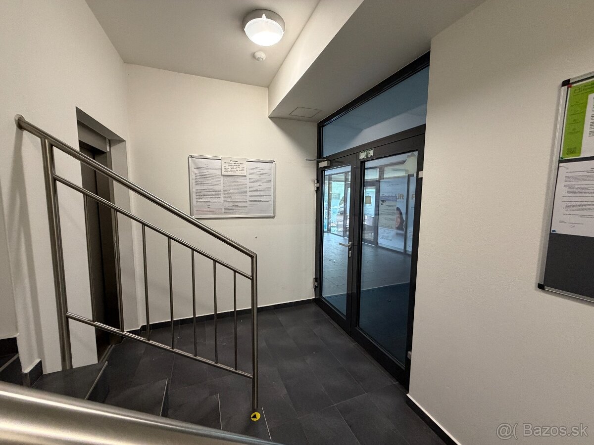 Luxusný, veľkometrážny byt 137m2 s 2 terasasami v Centre - 16