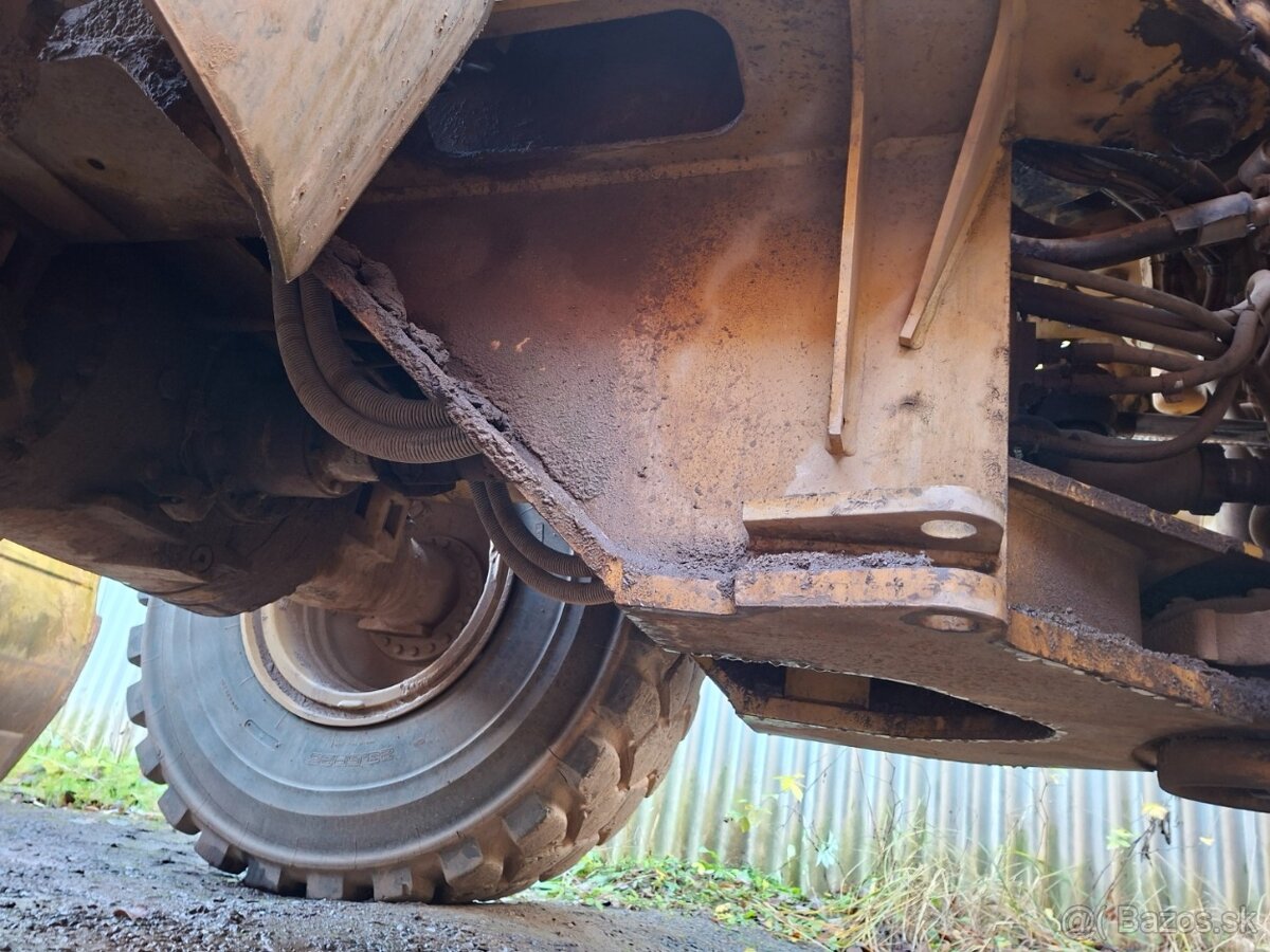 CATERPILLAR 962G 4X4 - 16