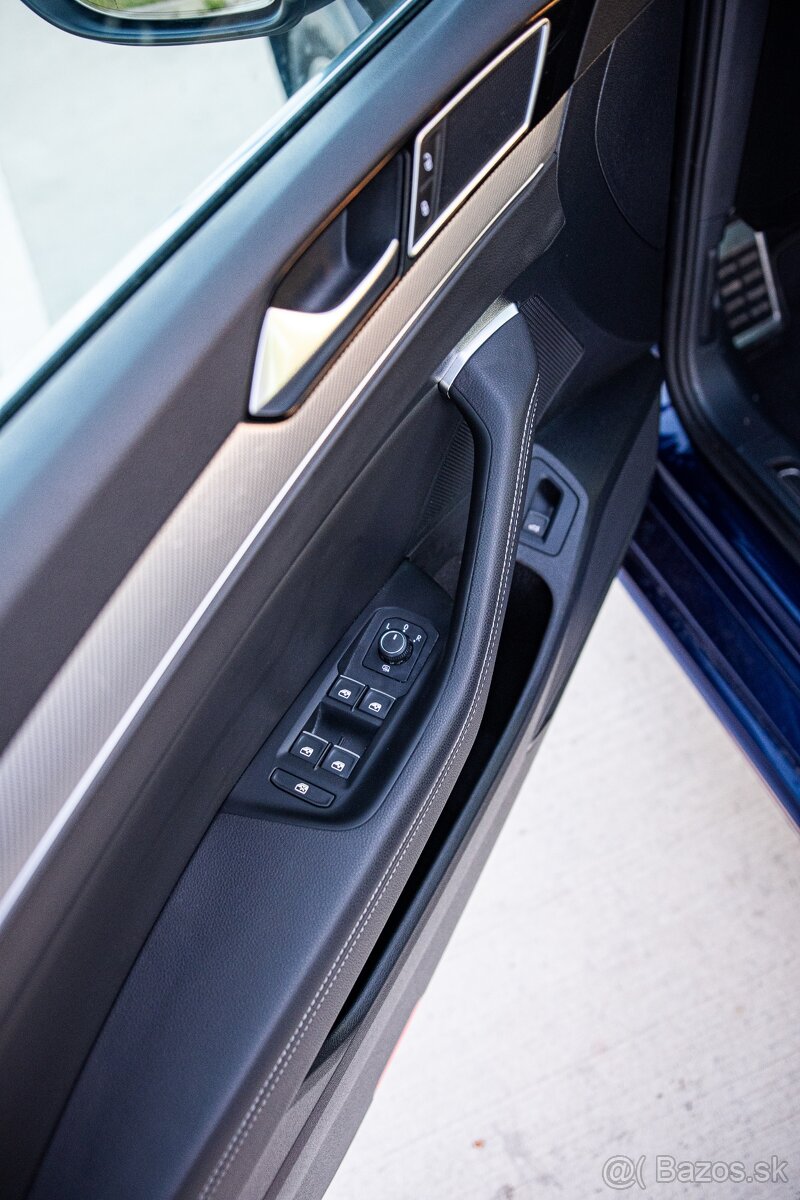 VW Passat R-LINE DSG Ťažné Virtual CarPlay ACC Lane-assist - 16