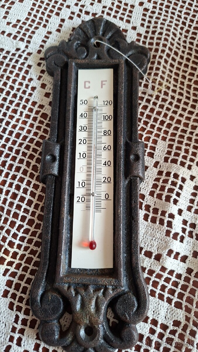 Hračky a poháre - 16