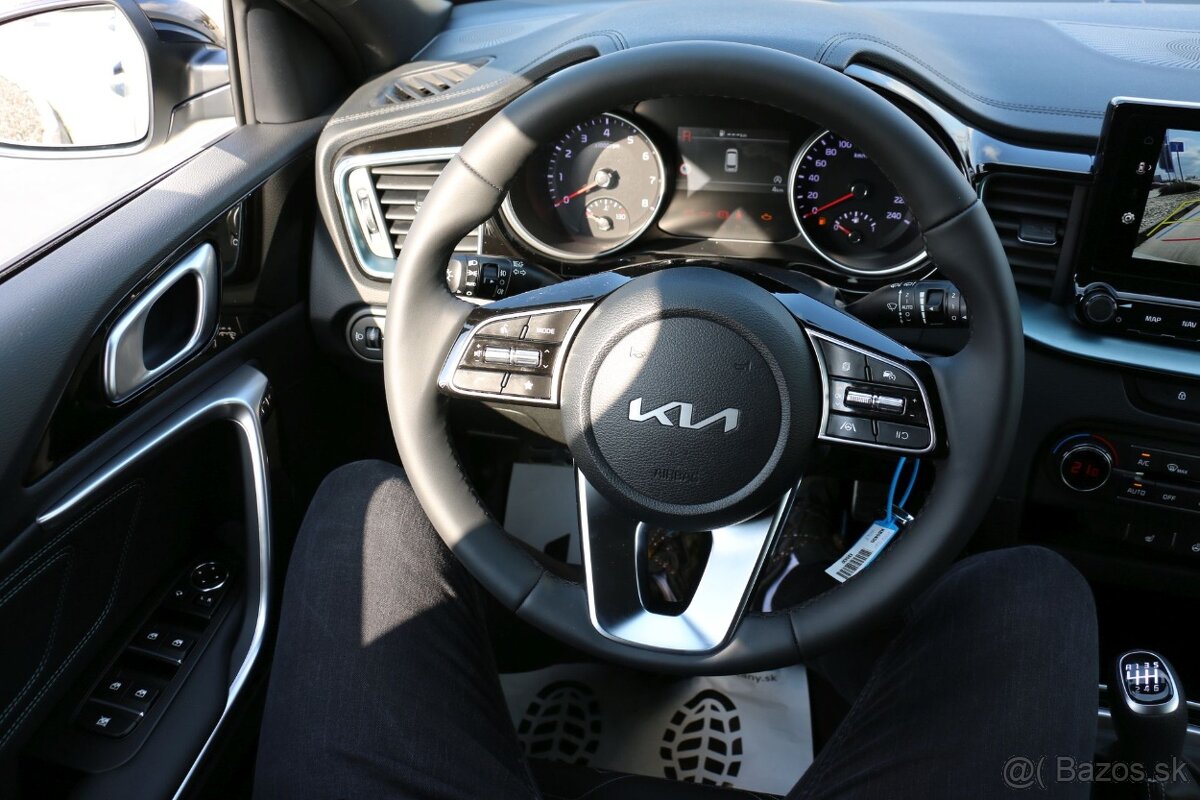 Kia Ceed SW 1.5 T-GDi Sport NEW - 16