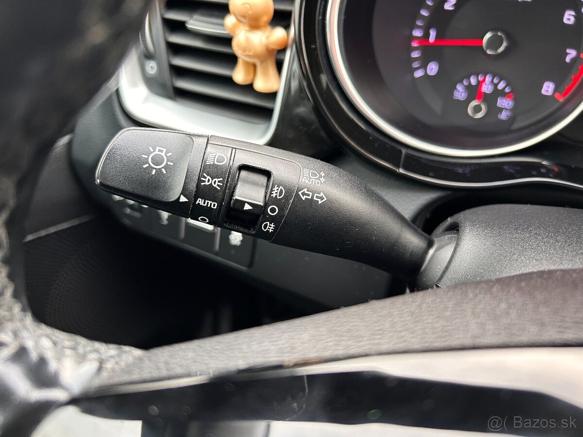 Kia CEED SW 1,4 T-GDi AT7 GOLD - 16