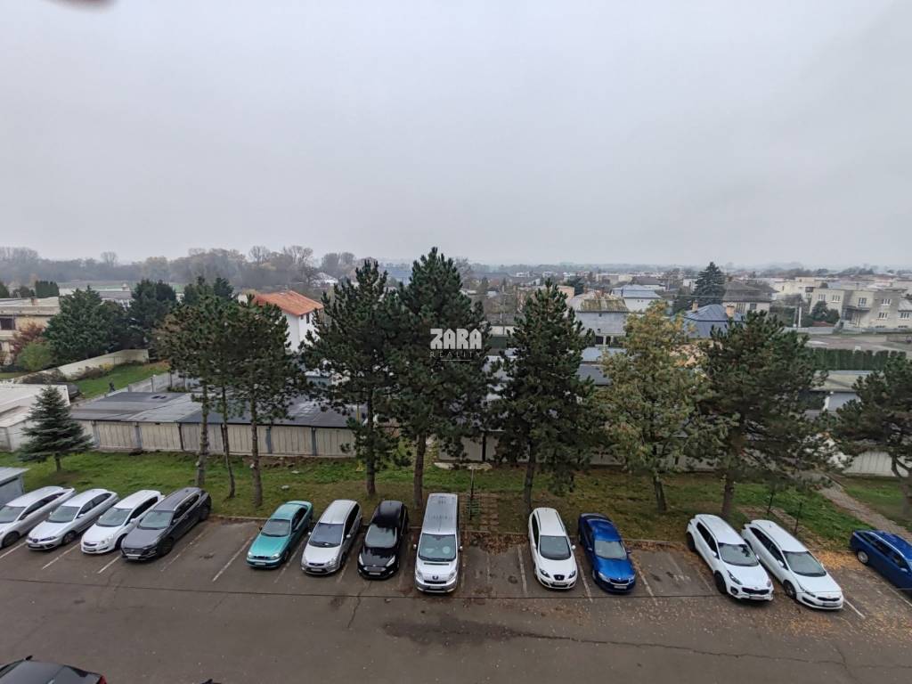 Sečovce - ul. SNP, 3. izb. byt, 48 m2 + loggia, po rekonš. - 16