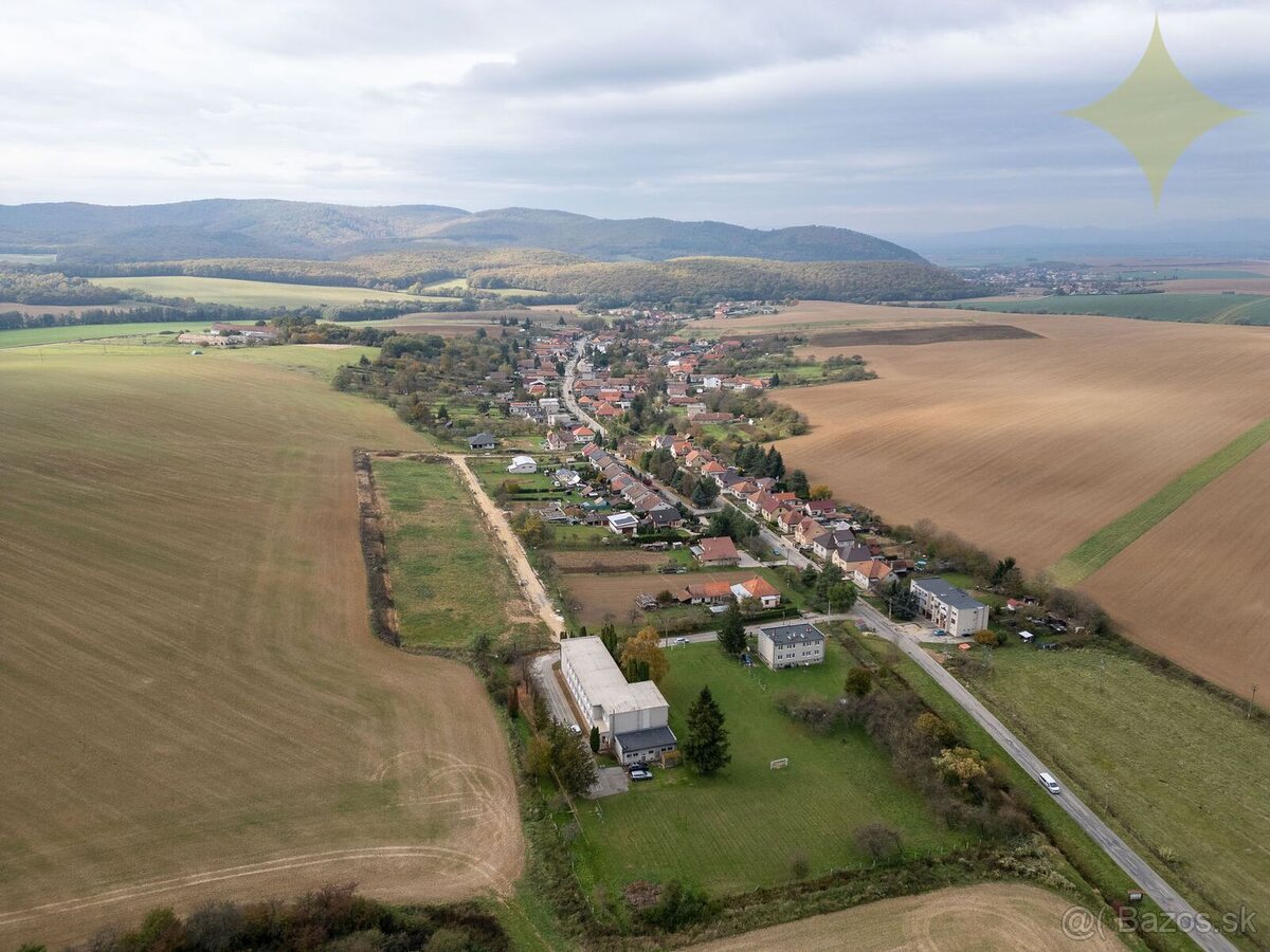 Exkluzívne na predaj nové stavebné pozemky s IS o veľkosti 8 - 16