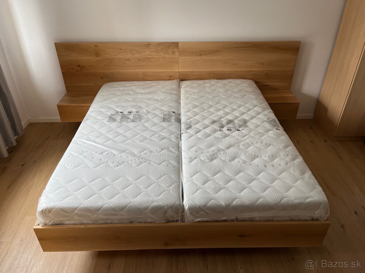 Levitujúca dubová posteľ - úložný priestor, nočné stolíky - 16