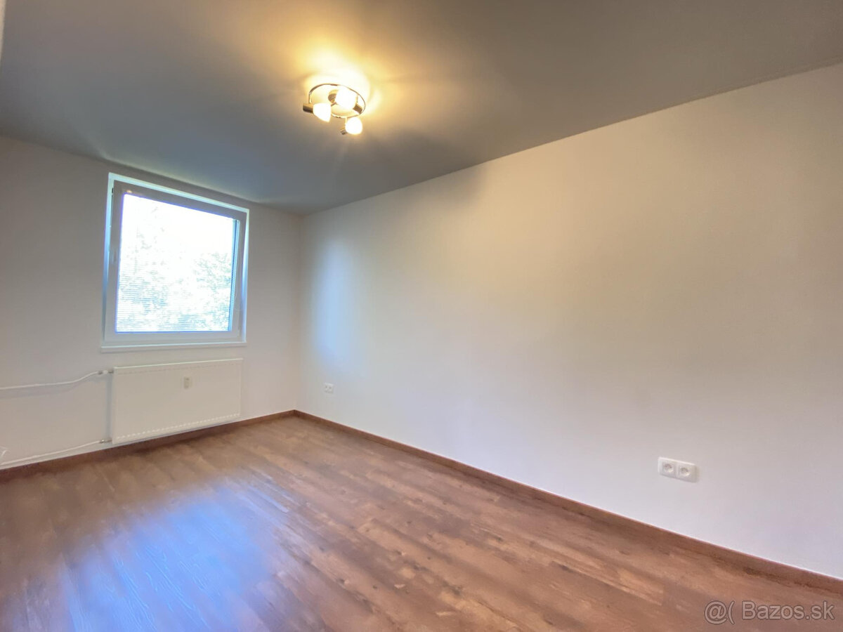 Na prenájom 3 izbový byt po rekonštrukcii s balkónom na uli - 16