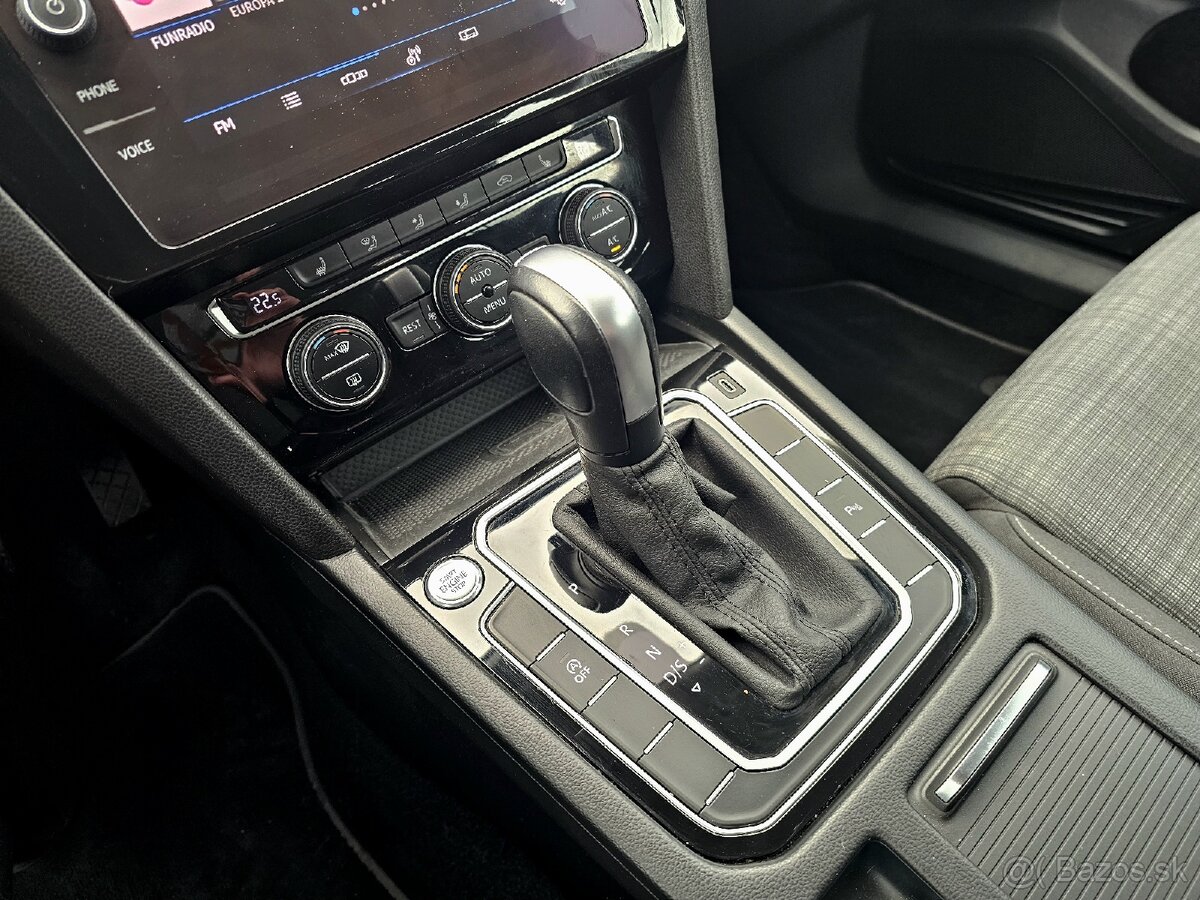 Volkswagen Passat Variant 2.0 TDI Elegance DSG Facelift - 16