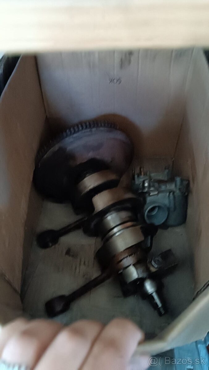 Vľavo. Vespa 400, rok výroby 1958 - 16