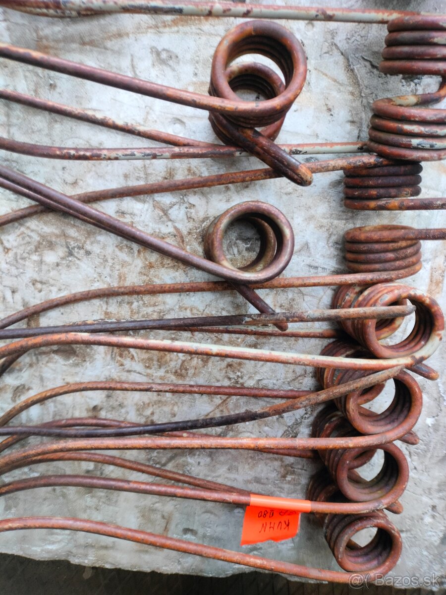 KUHN 280 SHRNOVAČ -- ruzné díly - 16