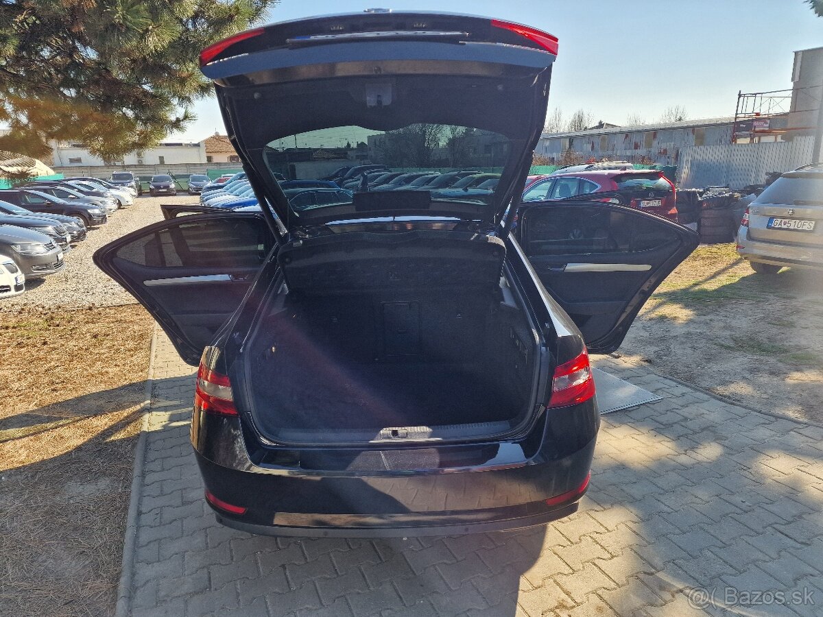Škoda Superb III 2.0 TDi 150K Style M6 sedan (diesel) - 16