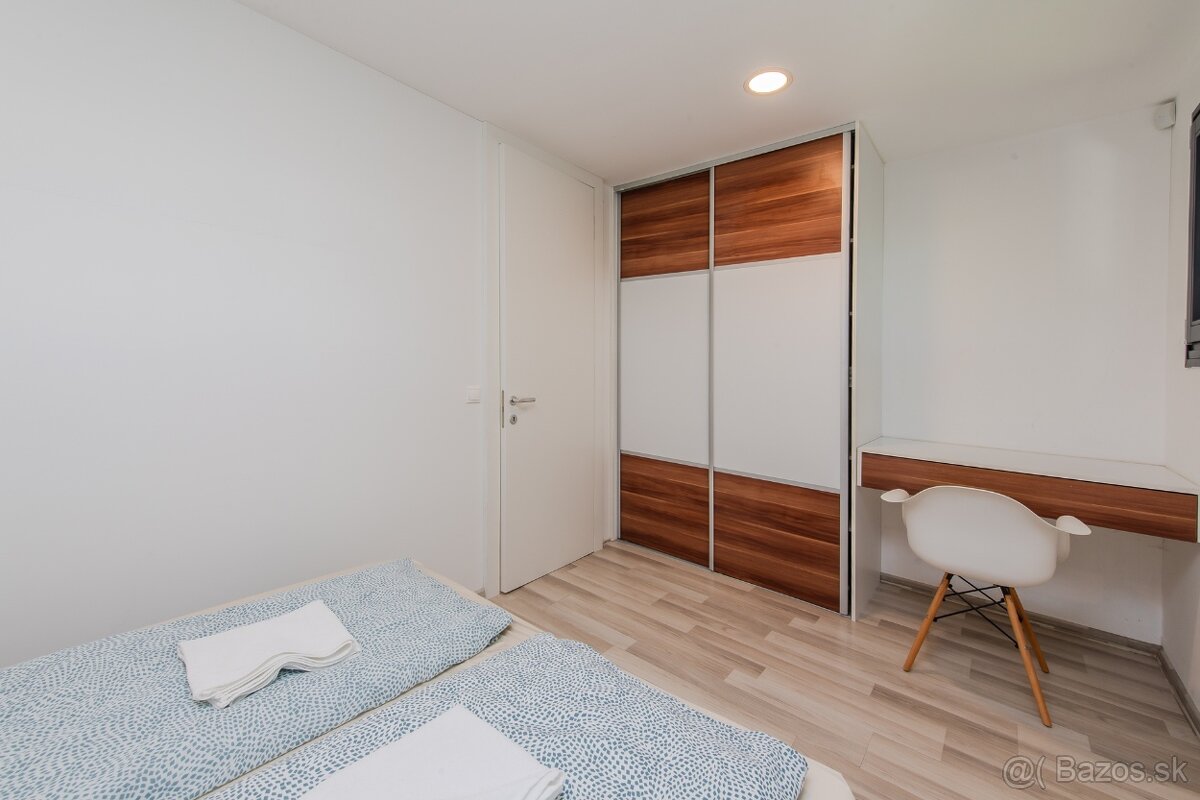 Areál | Polyfunkčná budova s 3 samostatnými bytmi, Ružinov - 16