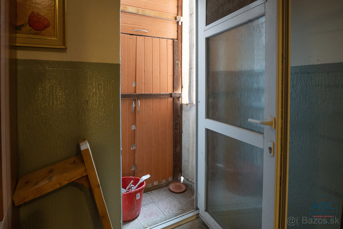 PREDAJ, 3. izbový byt so zasklenou loggiou a pivnicou - 16