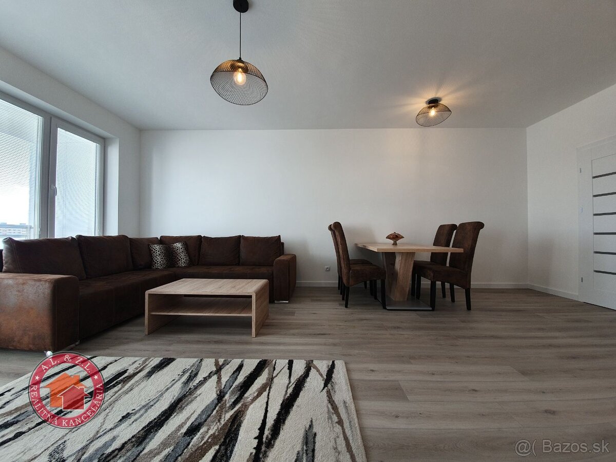 Krásny 2 izbový BYT V SENCI - CENTRUM NA NÁMESTÍ - 16