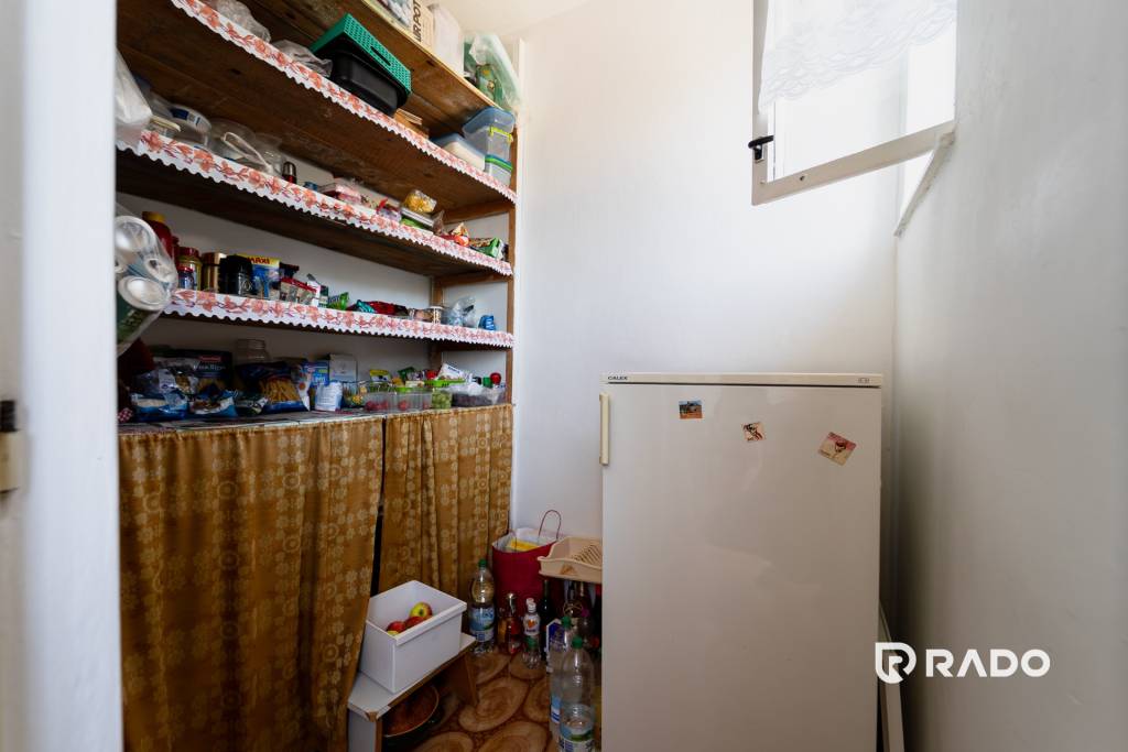 RADO | 8i RD s dvoma garážami a záhradou 974m2 | Zlatovce - 16