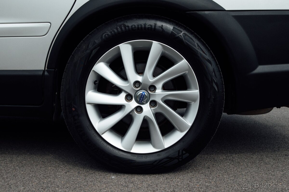 Volvo XC70 2.4 D5 (Cross Country) - 16