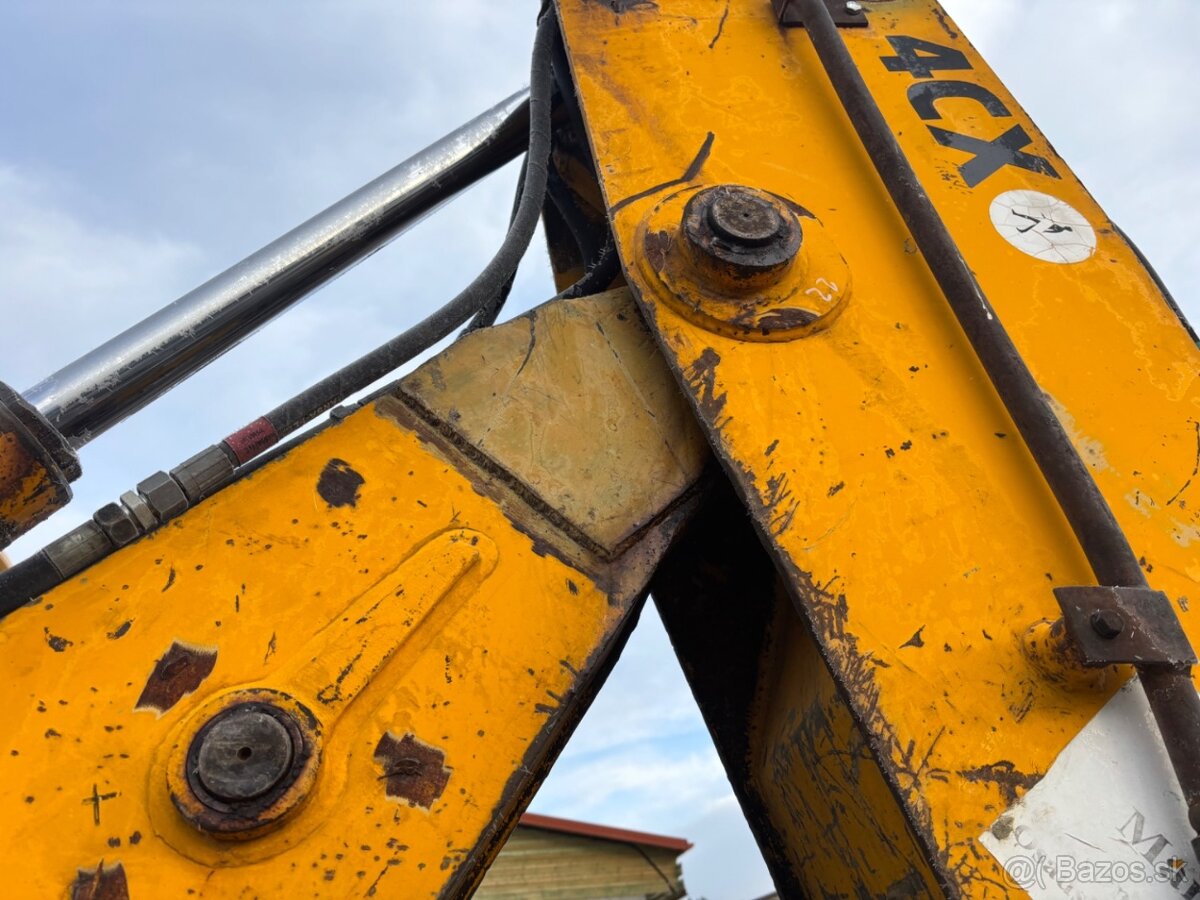 JCB 4CX 4X4 - 16