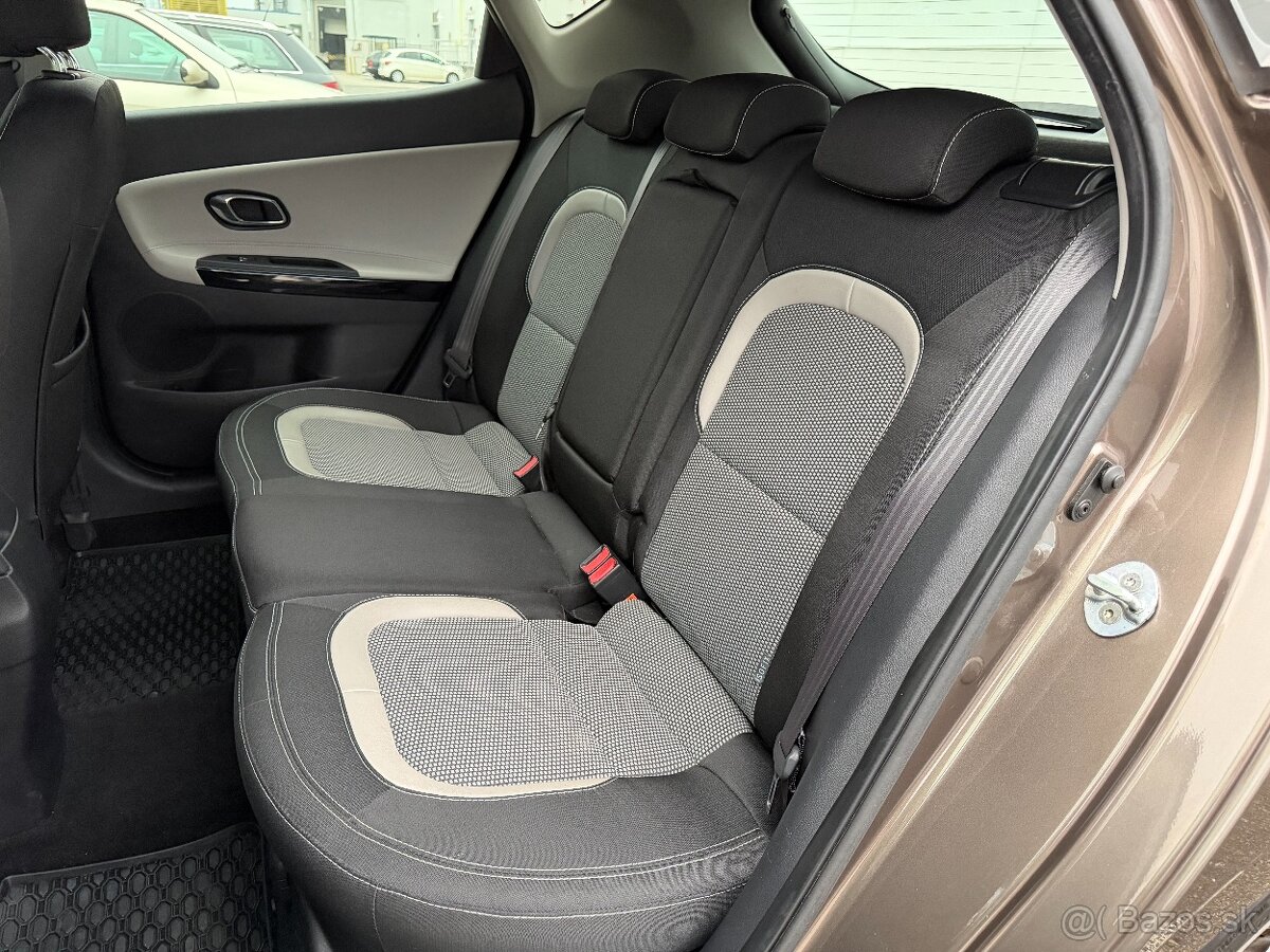 Kia Ceed 1.4i facelift 2016 Gold+ Navi Výhrev Kamera SR auto - 16