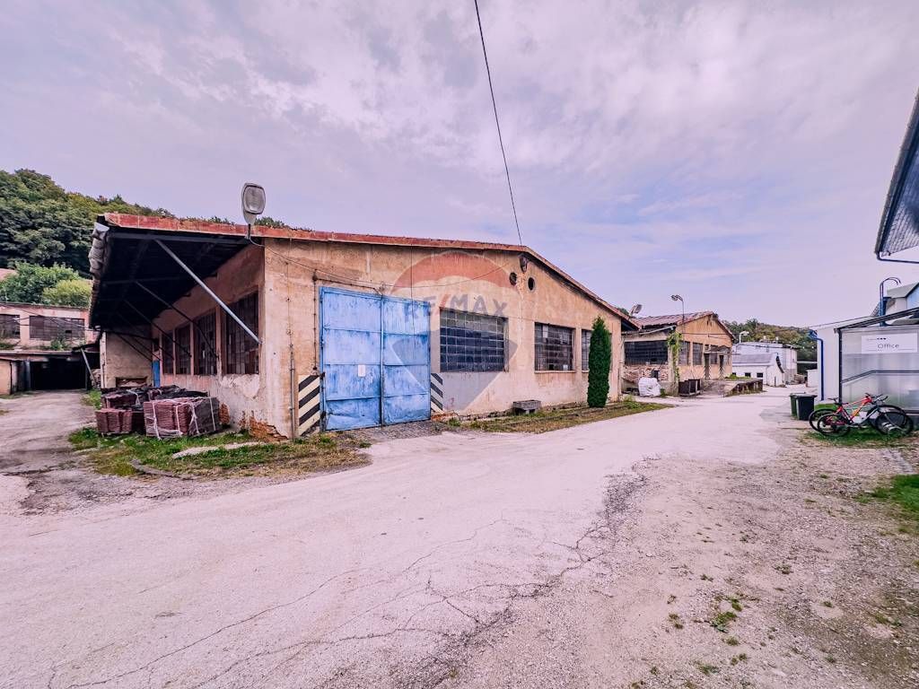 Výrobno skladovací areál SANDRIK Štós s fungujúcou výrobou- - 16