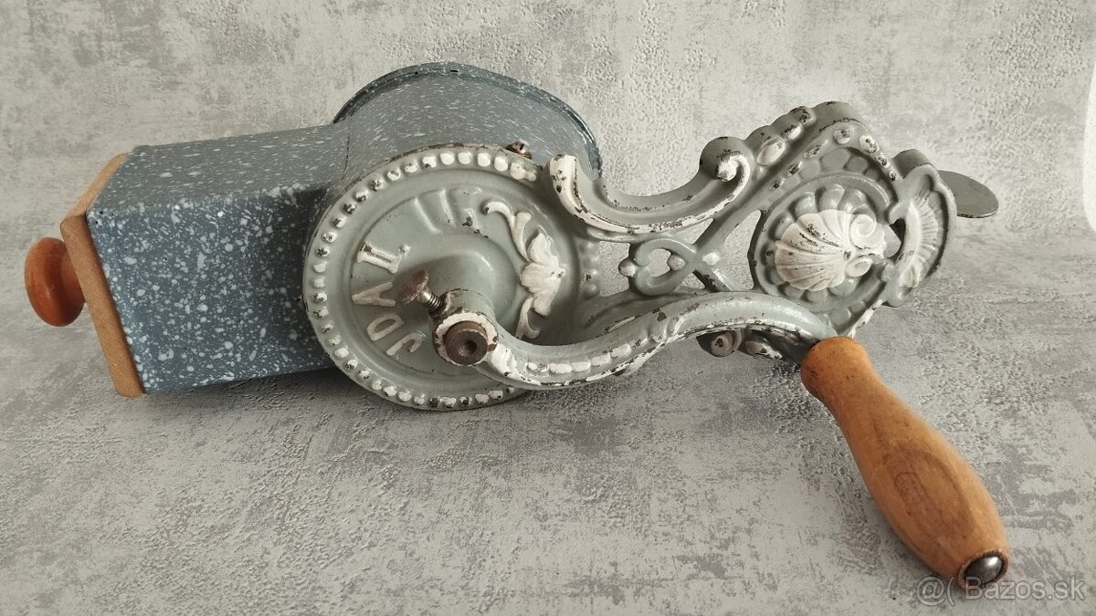 Velmi starý krásný velký mlyncek na strouhanku IDA - 16