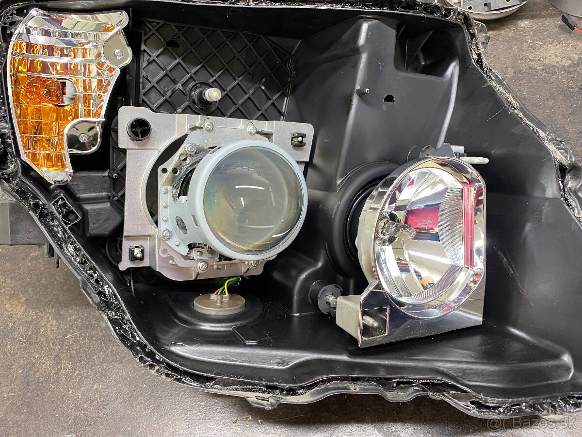 Subaru Outback Legacy Pajero 4 Bi-xenon sada - 16