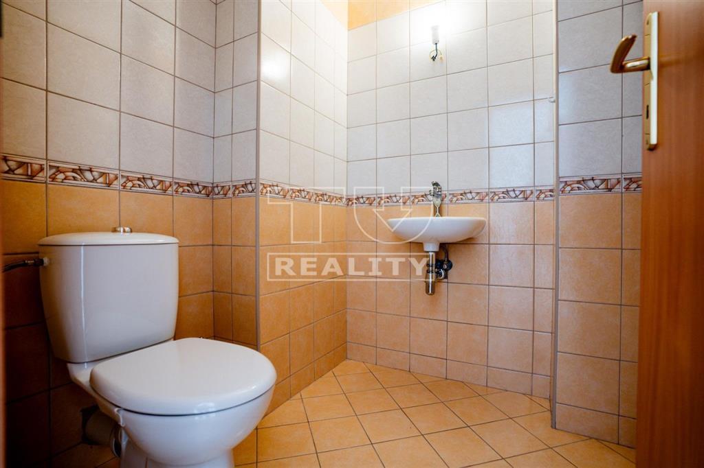 NA PREDAJ 129M2 4I BYT UL.POD PÁROVCAMI, PIEŠŤANY - 16