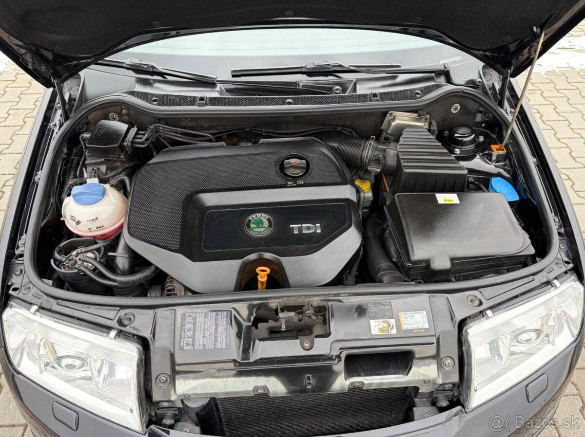 Škoda Fabia 1.9 TDi 96kw RS serviska - 16