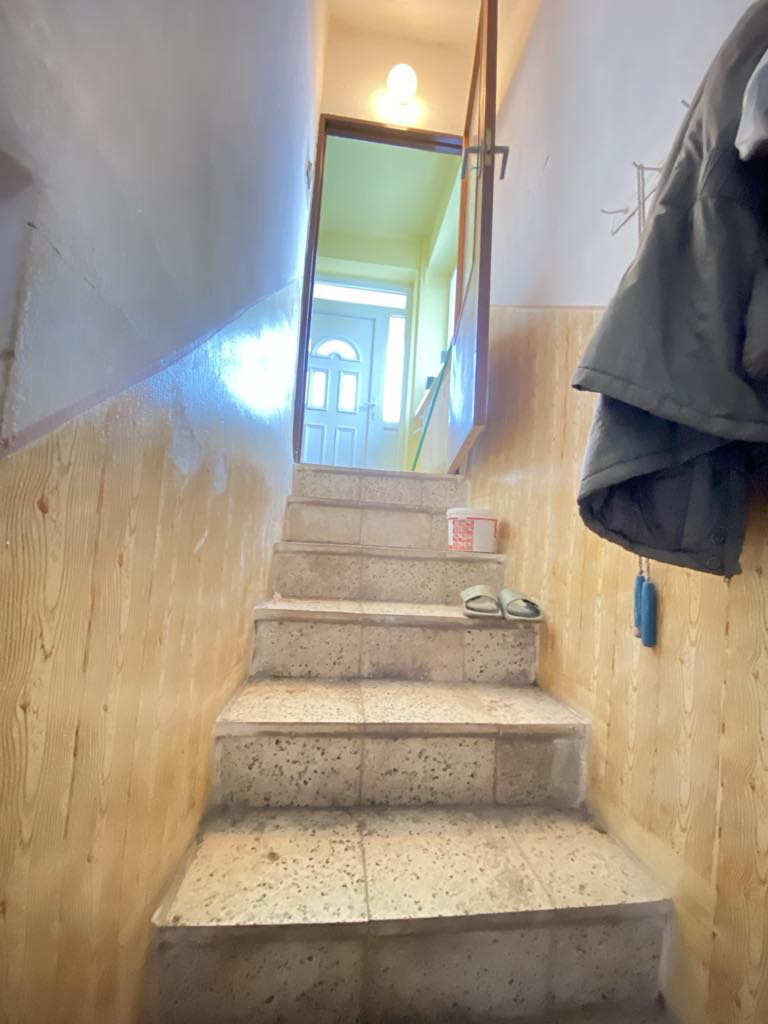 REZERVOVANÉ Na predaj 5 izbový rodinný dom s malým pozemk - 16