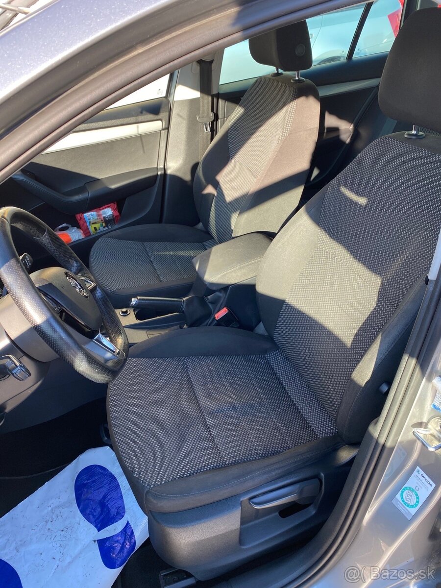 ŠKODA OCTAVIA 1.6 TDI COMBI - 16