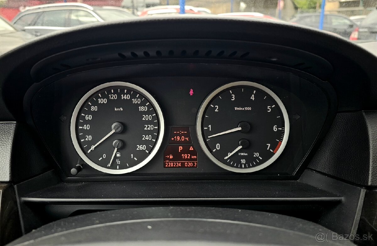 BMW rad 5 530 i A/T - 16