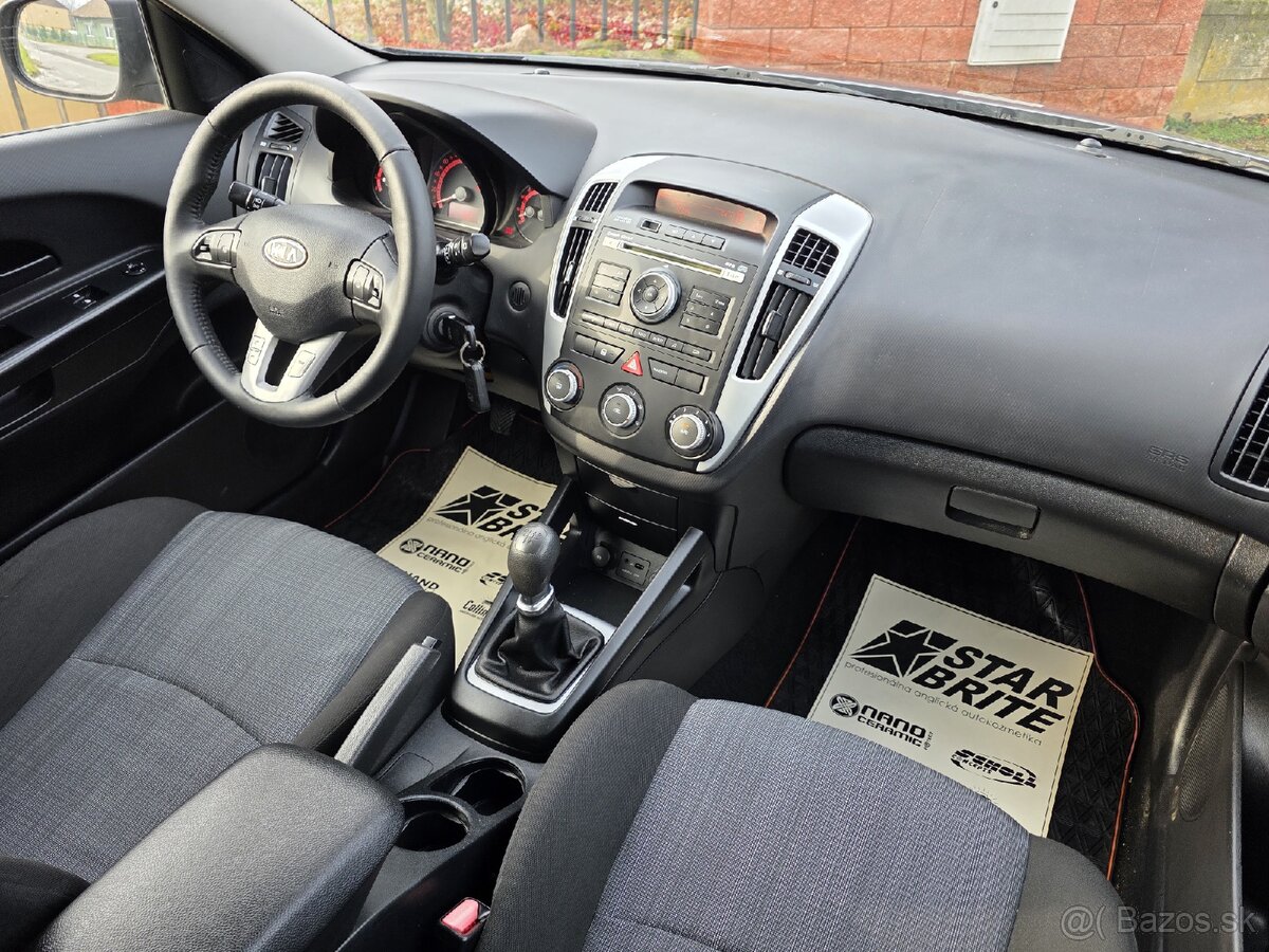 Kia Ceed 1.4 CVVT • Facelift 2011 • 172 tisíc KM • Nová STK - 16