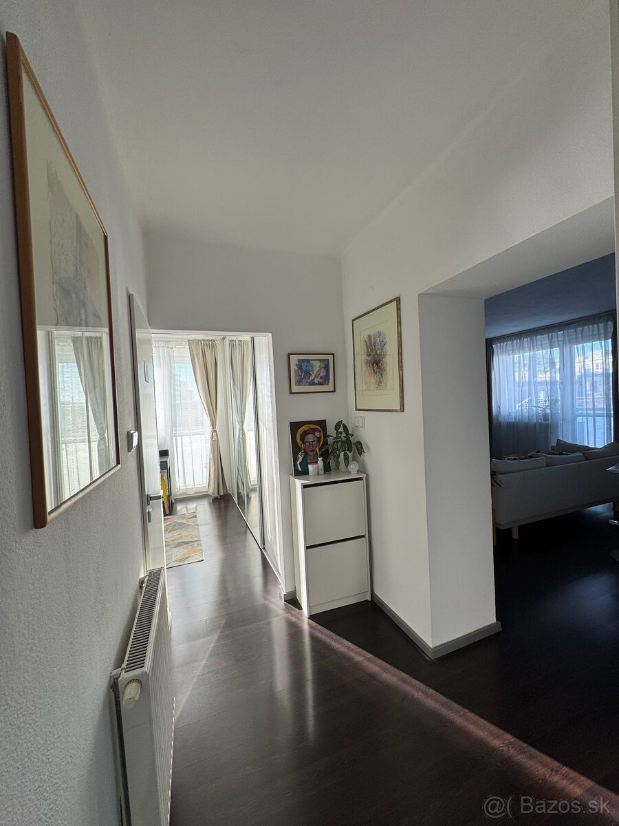 PREDAJ NÁDHERNÉHO 4-IZB. ZREKONŠTRUOVANÉHO BYTU S 2 BALKÓNMI - 16
