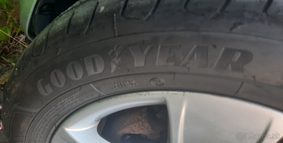 ŠKODA OCTAVIA 1.6(75kw) ZĽAVA(zadní dveře v elekt - 16