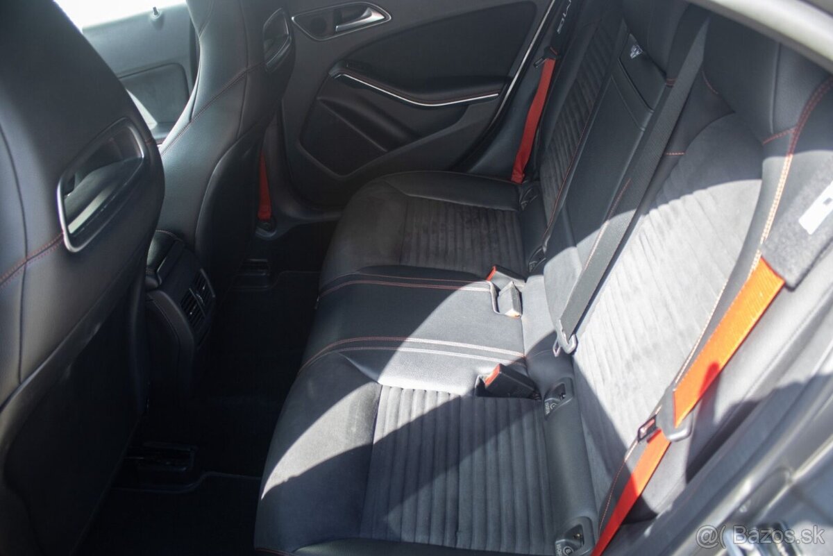 Mercedes Benz A45 AMG - 16